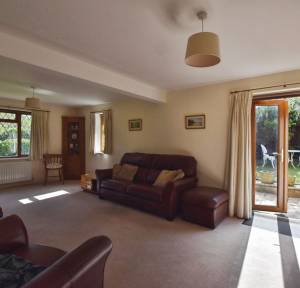 3 Bedroom House for sale in Pear Tree Drive, Salisbury