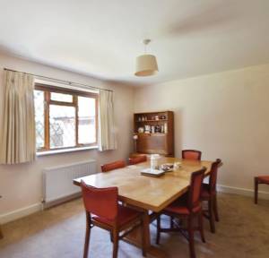 3 Bedroom House for sale in Pear Tree Drive, Salisbury