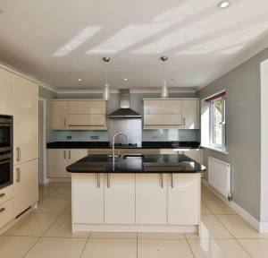 4 Bedroom House for sale in Church Road, Salisbury