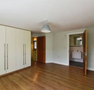 4 Bedroom House for sale in Church Road, Salisbury