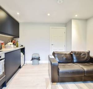1 Bedroom Bungalow for sale in Livery Road, Salisbury