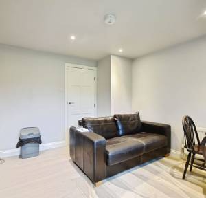 1 Bedroom Bungalow for sale in Livery Road, Salisbury