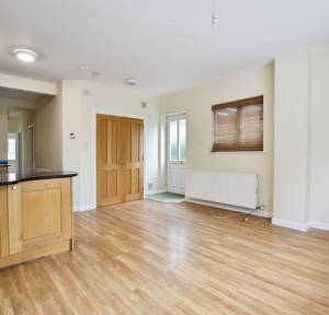 2 Bedroom Flat for sale in Roman Road, Salisbury