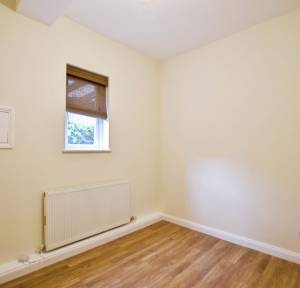 2 Bedroom Flat for sale in Roman Road, Salisbury