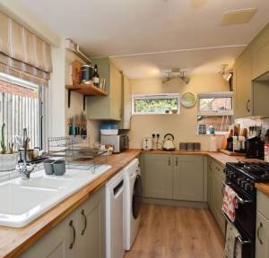 2 Bedroom House for sale in Park Street, Salisbury