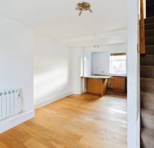 2 Bedroom Flat for sale in Winchester Street, Salisbury