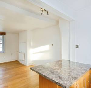 2 Bedroom Flat for sale in Winchester Street, Salisbury