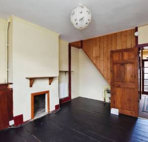 2 Bedroom House for sale in Queens Road, Salisbury
