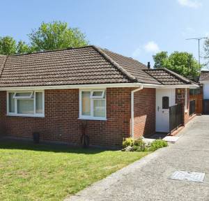 2 Bedroom Bungalow for sale in Raleigh Crescent, Salisbury