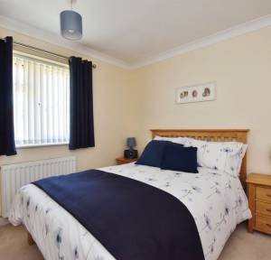 2 Bedroom Bungalow for sale in Raleigh Crescent, Salisbury