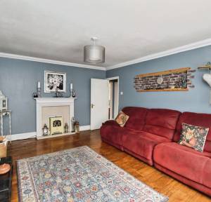 4 Bedroom House for sale in Meadow Road, Salisbury