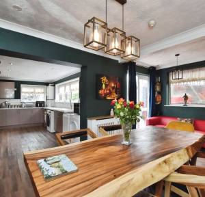 4 Bedroom House for sale in Meadow Road, Salisbury