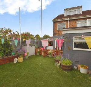 4 Bedroom House for sale in Meadow Road, Salisbury