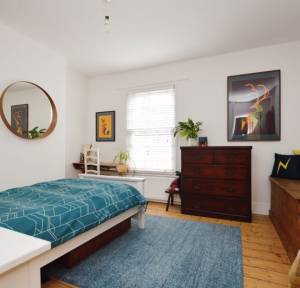 3 Bedroom House for sale in College Street, Salisbury