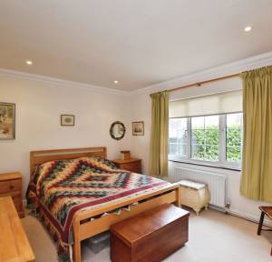 4 Bedroom House for sale in Besomer Drove, Salisbury