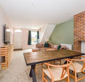 2 Bedroom House for sale in Park Street, Salisbury