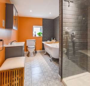 2 Bedroom House for sale in Park Street, Salisbury