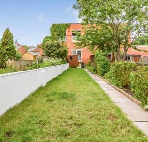 2 Bedroom House for sale in Park Street, Salisbury