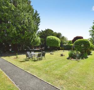 2 Bedroom Flat for sale in West Street, Salisbury