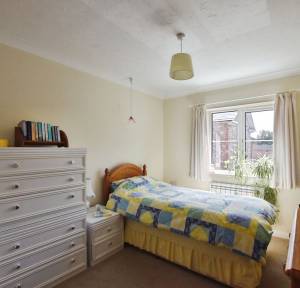 2 Bedroom Flat for sale in West Street, Salisbury