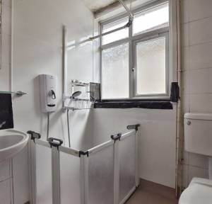2 Bedroom Bungalow for sale in Greenwood Avenue, Salisbury