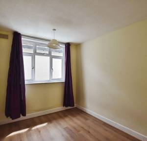 2 Bedroom Bungalow for sale in Greenwood Avenue, Salisbury