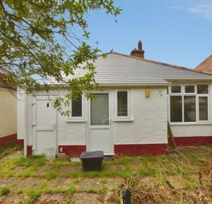 2 Bedroom Bungalow for sale in Greenwood Avenue, Salisbury