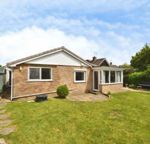 3 Bedroom Bungalow for sale in Shelley Drive, Salisbury