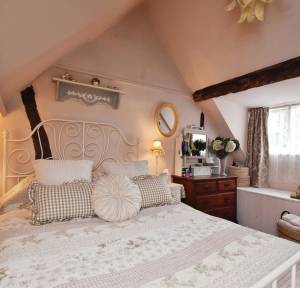 2 Bedroom House for sale in St. Edmunds Church Street, Salisbury