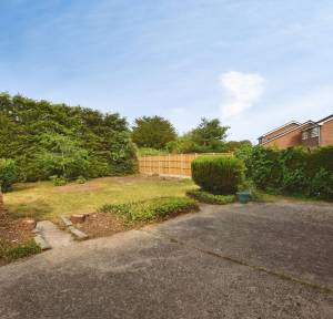 3 Bedroom House for sale in Old Meadows Walk, Salisbury