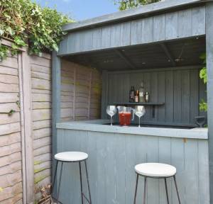 4 Bedroom House for sale in Hulse Road, Salisbury