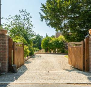 5 Bedroom House for sale in High Street, Salisbury