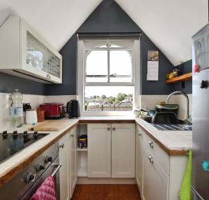 1 Bedroom Flat for sale in 40 Manor Road, Salisbury