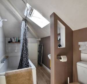 1 Bedroom Flat for sale in 40 Manor Road, Salisbury