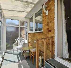 2 Bedroom Bungalow for sale in Sunnyhill Road, Salisbury