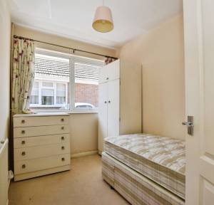 2 Bedroom Bungalow for sale in Sunnyhill Road, Salisbury