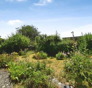 2 Bedroom Bungalow for sale in Sunnyhill Road, Salisbury