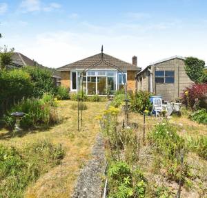 2 Bedroom Bungalow for sale in Sunnyhill Road, Salisbury