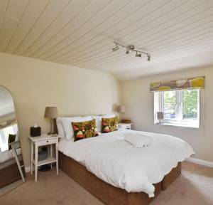 3 Bedroom House for sale in The Alley, Salisbury