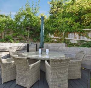 3 Bedroom House for sale in The Alley, Salisbury