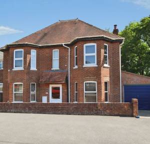 4 Bedroom House for sale in Devizes Road, Salisbury