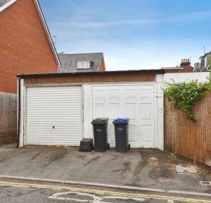 4 Bedroom House for sale in Clifton Road, Salisbury
