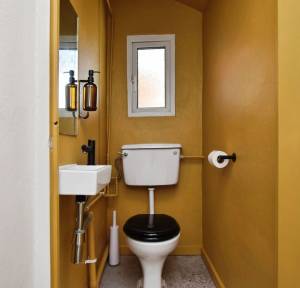 3 Bedroom Flat for sale in Wyndham Road, Salisbury