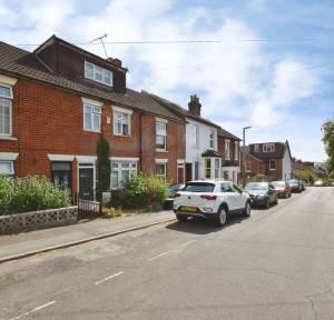 3 Bedroom Flat for sale in Wyndham Road, Salisbury
