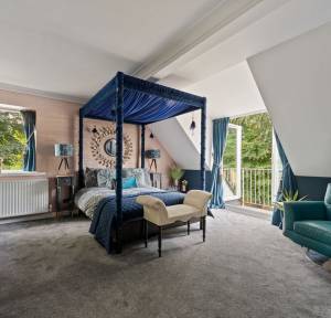 7 Bedroom House for sale in , Warminster