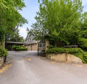 7 Bedroom House for sale in , Warminster