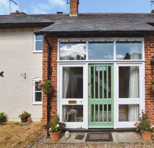 3 Bedroom House for sale in Salisbury Lane, Stockbridge