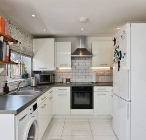 3 Bedroom House for sale in Alford Rise, Salisbury
