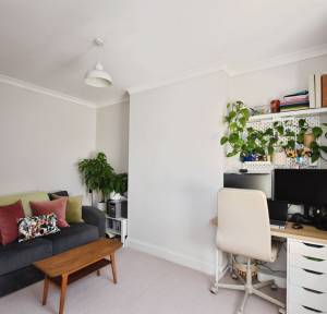 3 Bedroom House for sale in Meadow Road, Salisbury