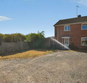 3 Bedroom House for sale in Avon Meadow, Salisbury